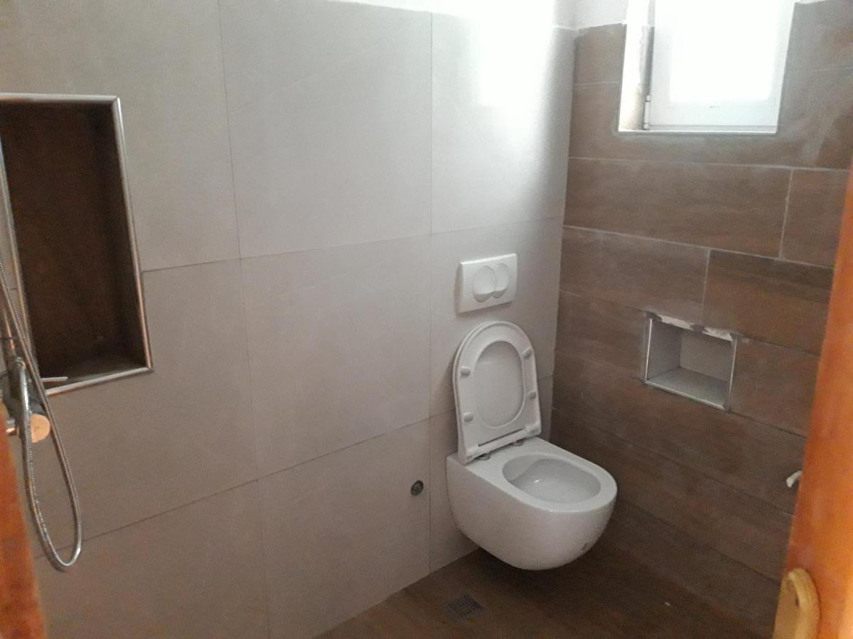 Bujtinat Skenderi Gjinar 2 Exterior foto