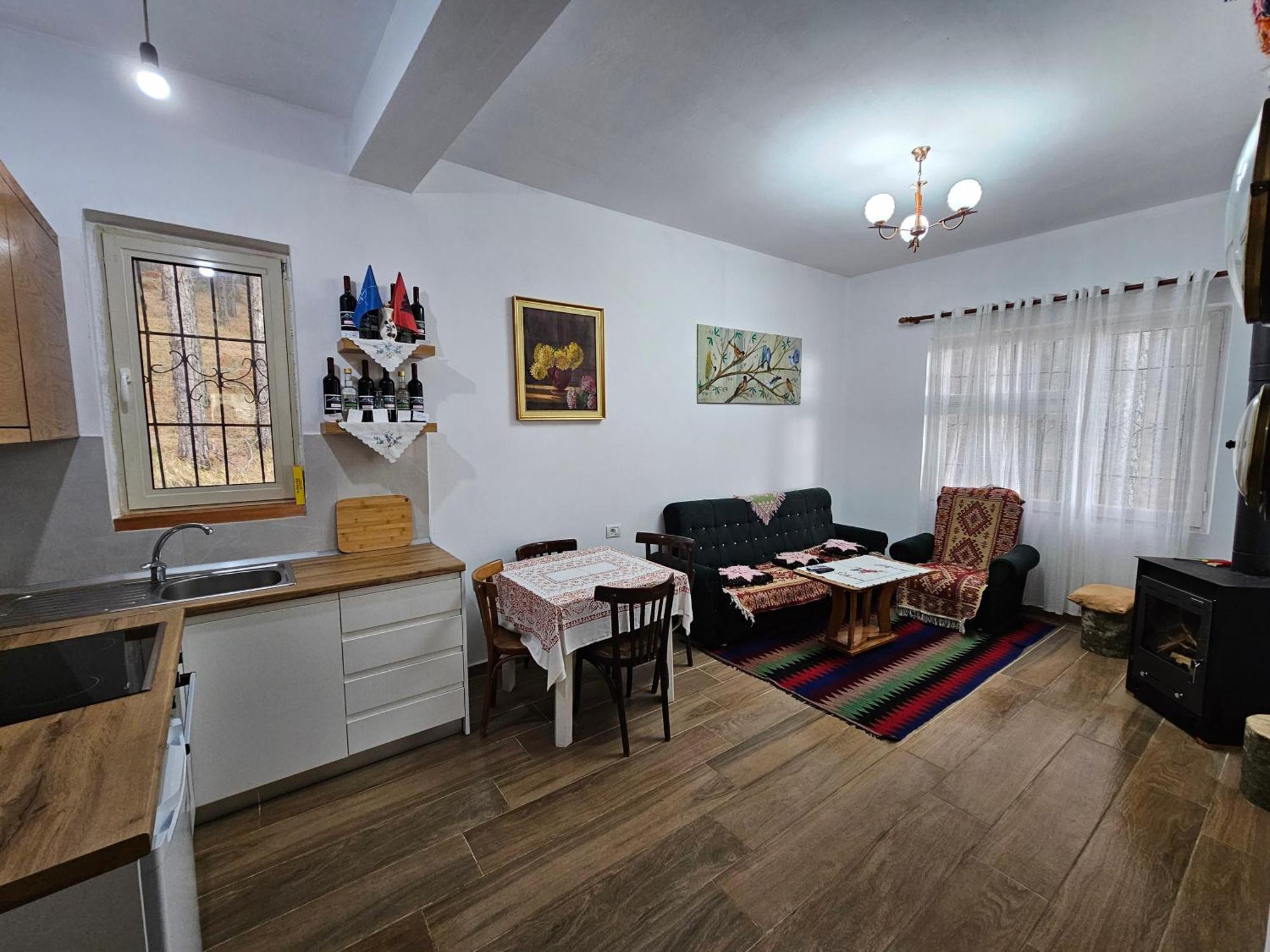 Bujtinat Skenderi Gjinar 2 Exterior foto