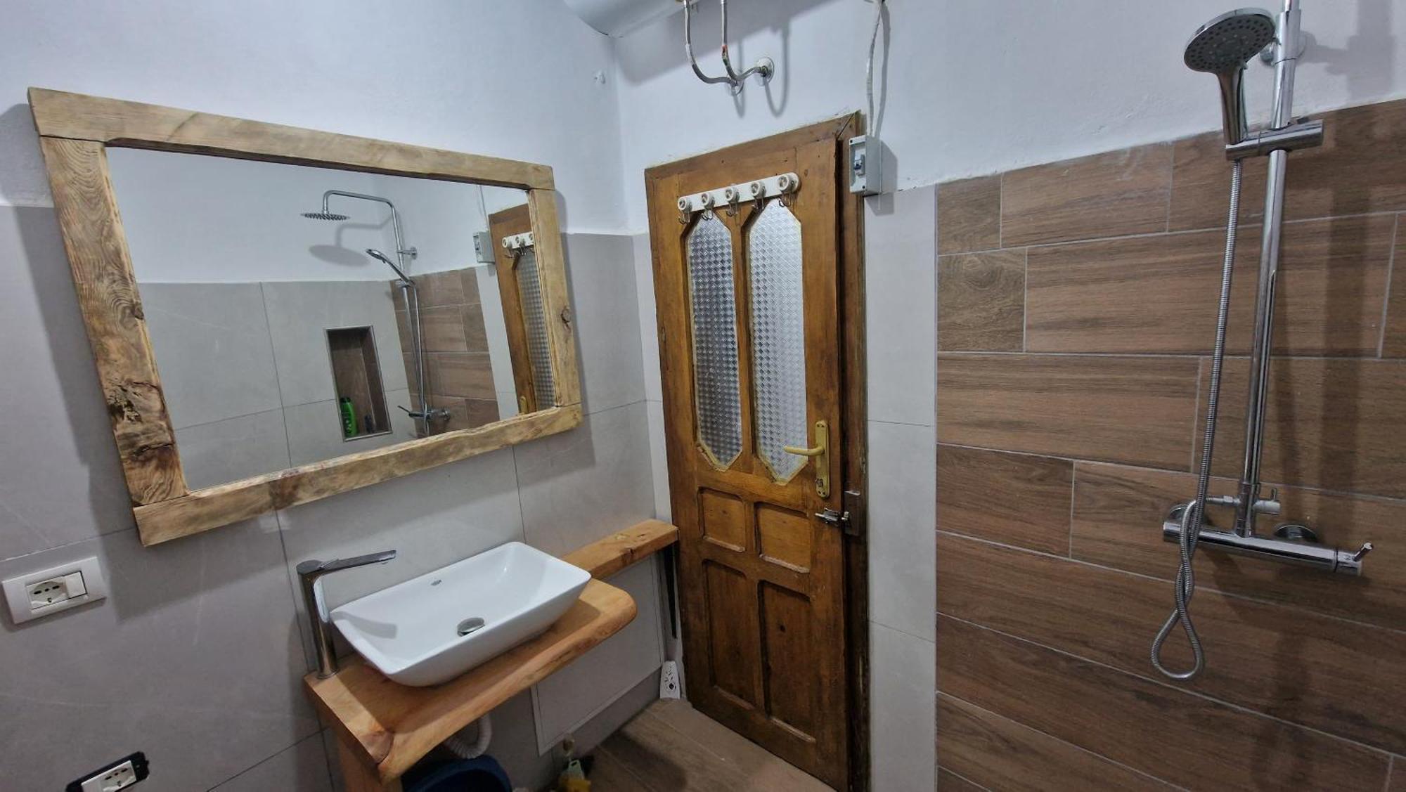 Bujtinat Skenderi Gjinar 2 Exterior foto